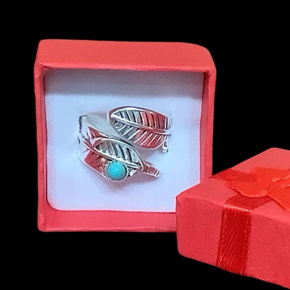 💥2/$24 or 3/$30💥 Silver open wrap fashion ring with turquoise accent stone. NWT. - Picture 5 of 8